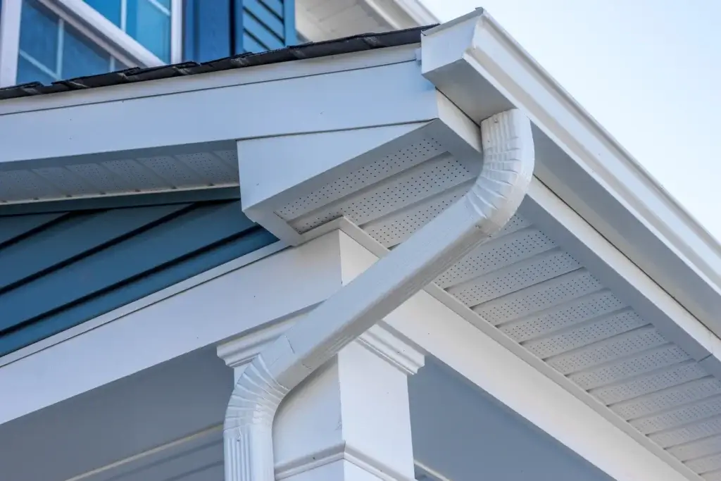 Traditional vs. Seamless Gutters